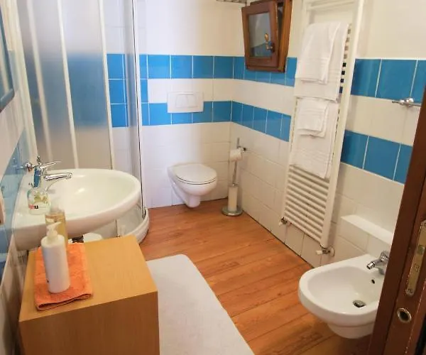 Casa Toma Bed and Breakfast 3*